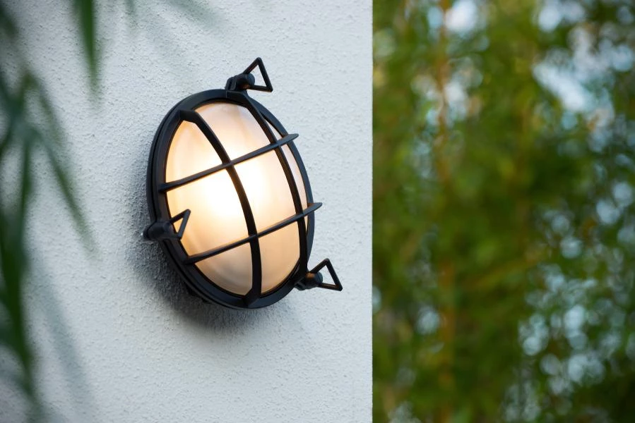 Lucide DUDLEY - Wall light Indoor/Outdoor - 1xE27 - IP65 - Black - ambiance 1